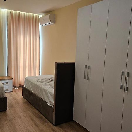 Tirana Airport Apartment Buitenkant foto