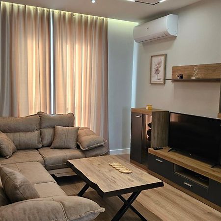 Tirana Airport Apartment Buitenkant foto