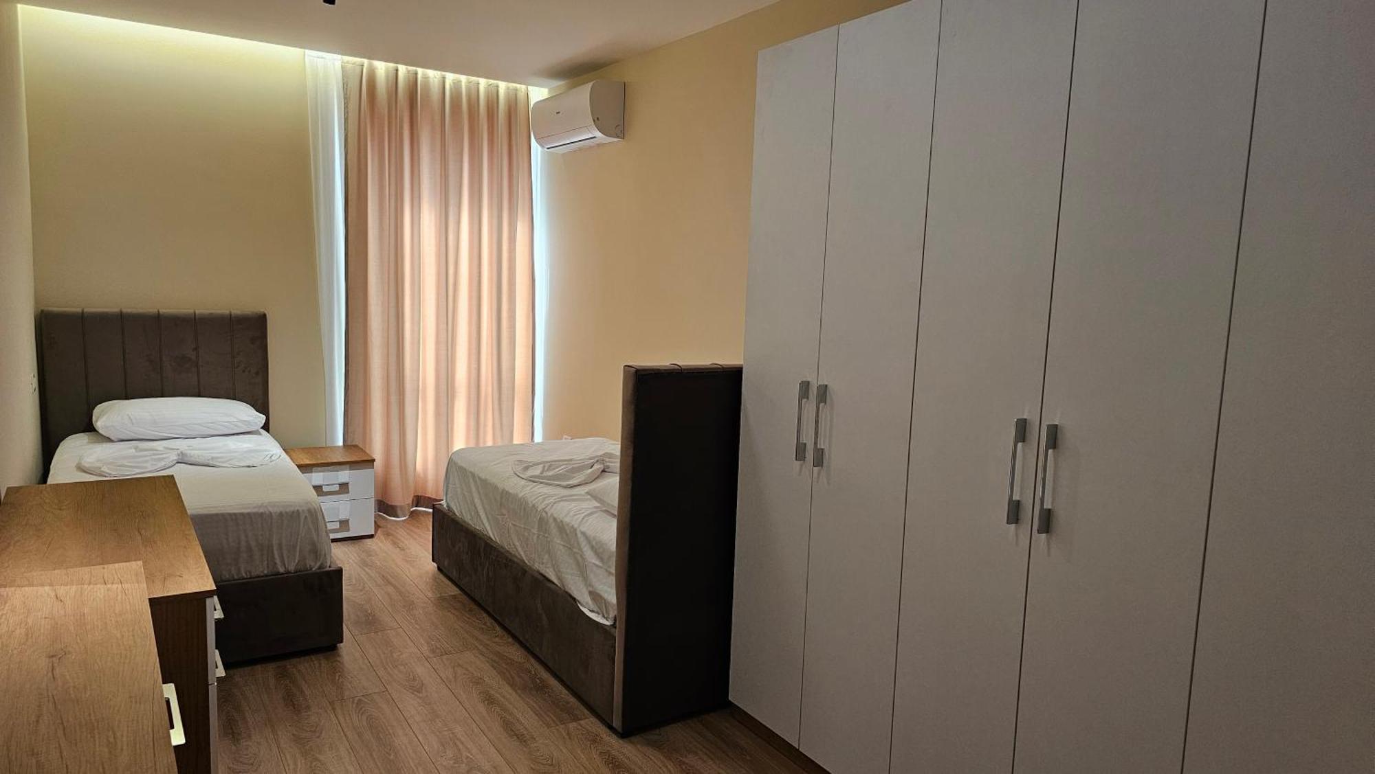 Tirana Airport Apartment Buitenkant foto
