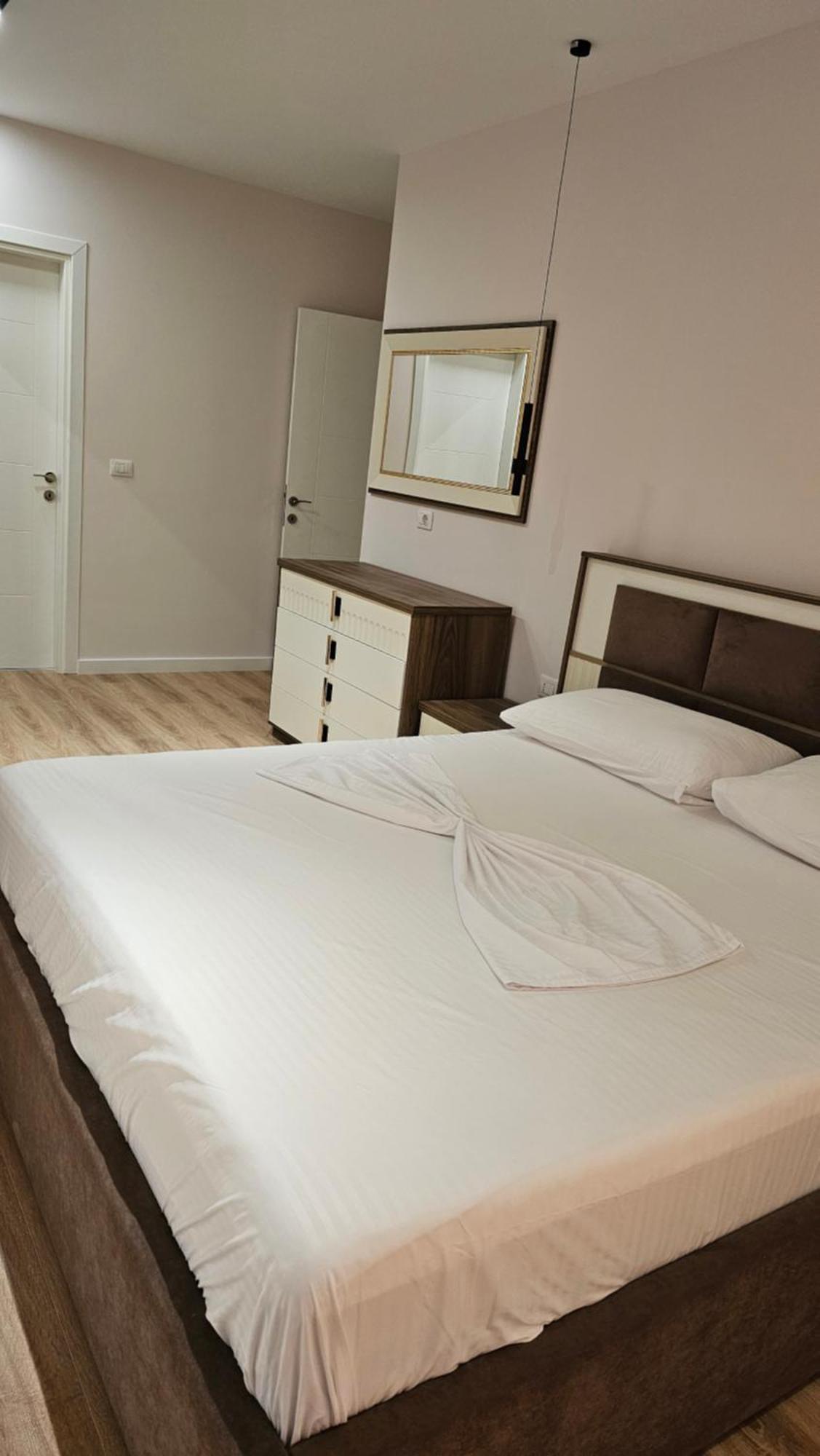 Tirana Airport Apartment Buitenkant foto