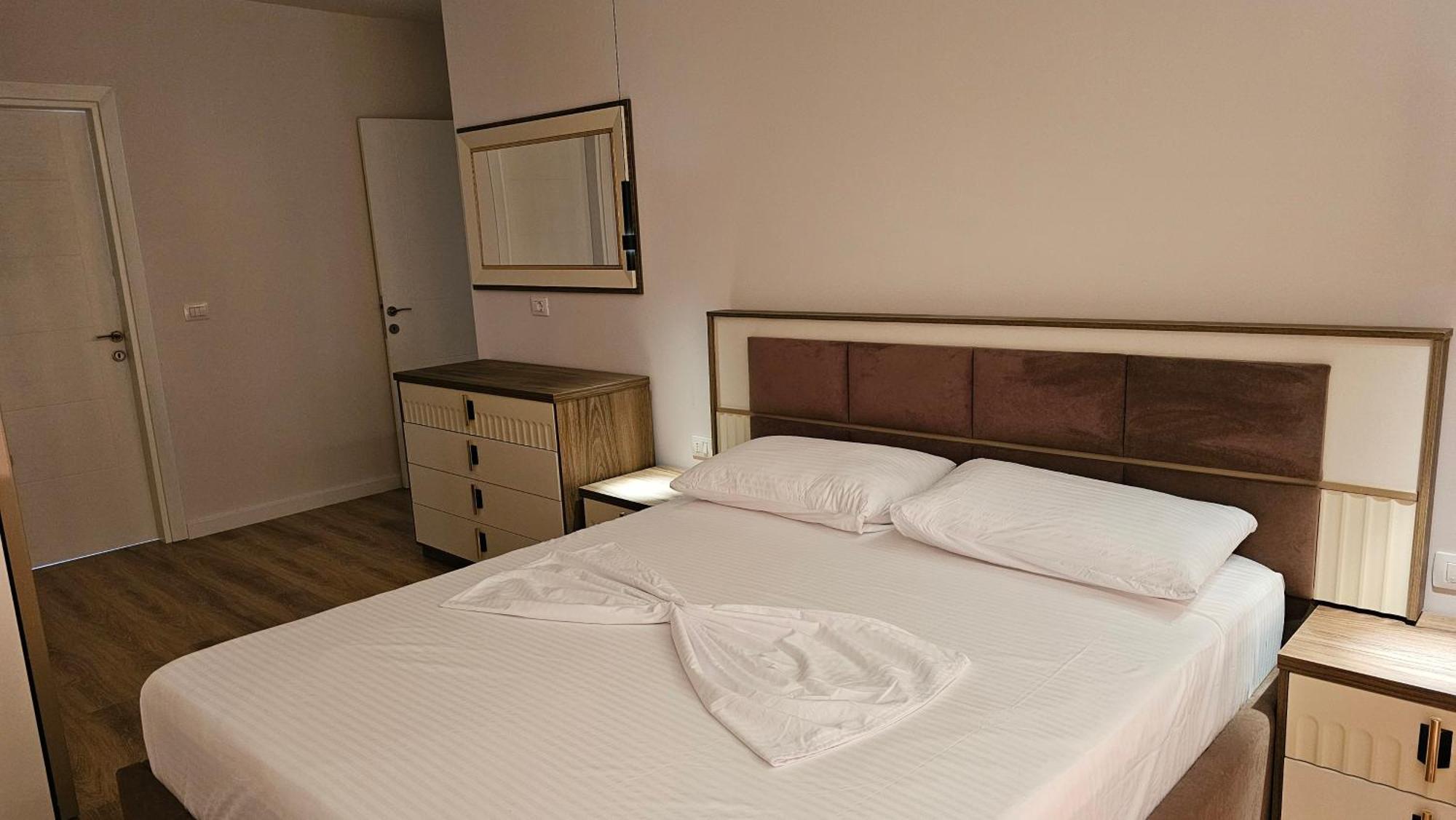 Tirana Airport Apartment Buitenkant foto