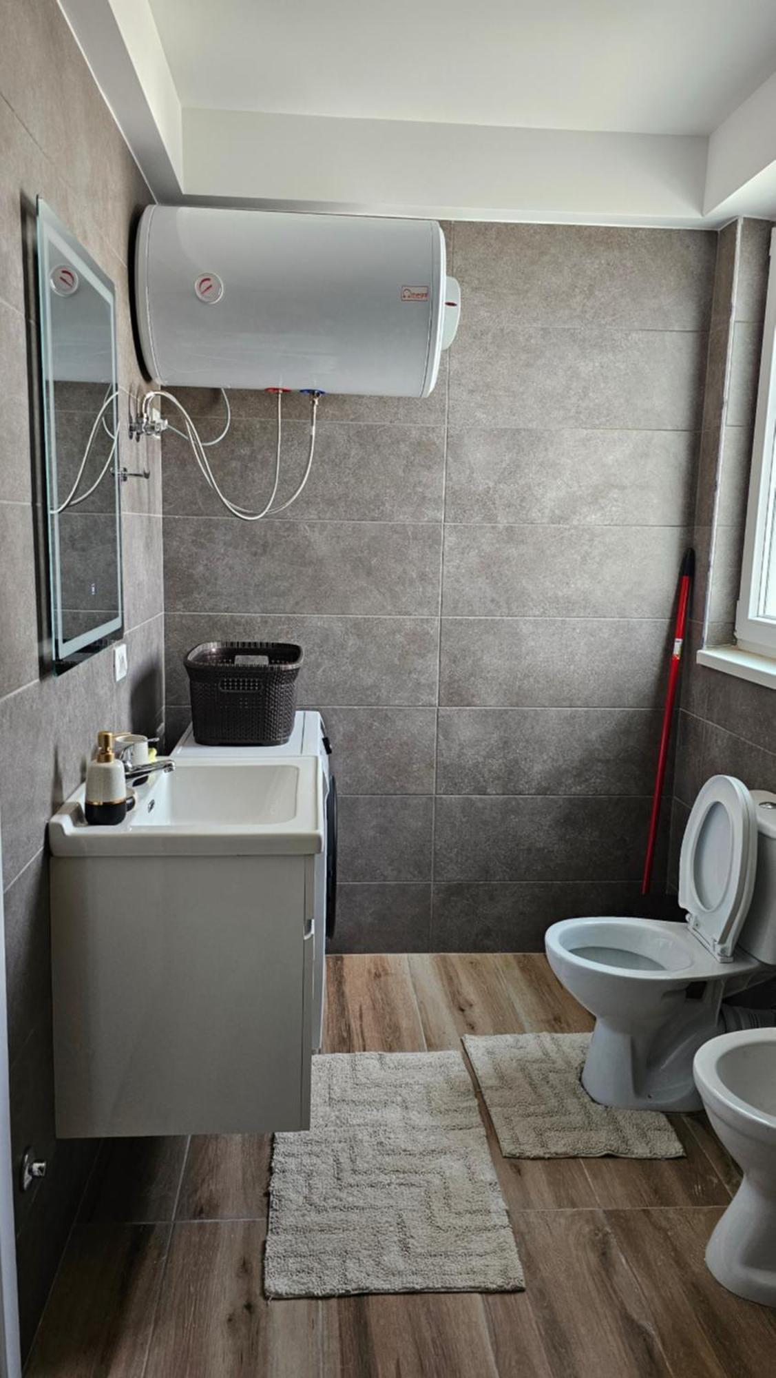 Tirana Airport Apartment Buitenkant foto